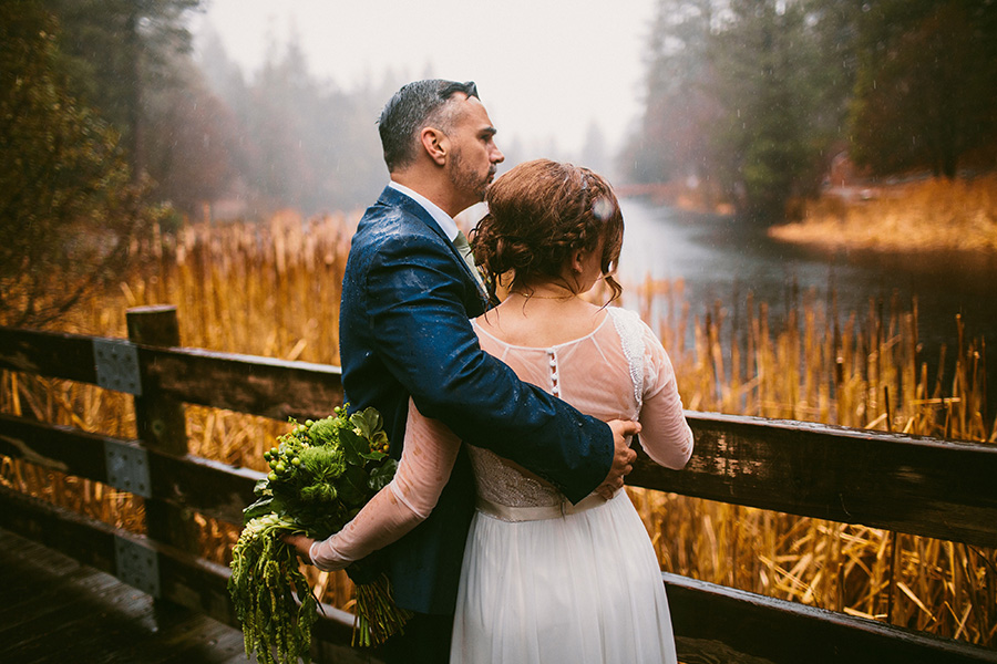 Romantic lakeside wedding, rainy wedding day, brett and tori photographers, outdoor wedding, lake fulmor wedding, photojournalism